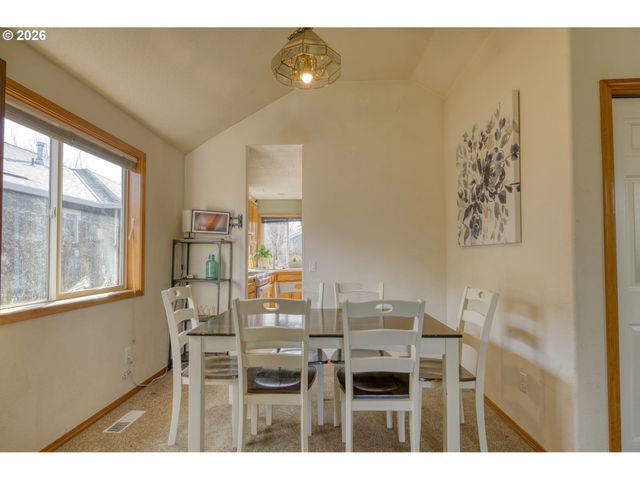 33280 LINDEN St, Scappoose, OR 97056