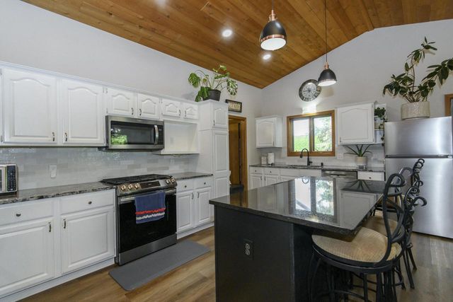 11506 W Janet COURT, Franklin, WI 53132