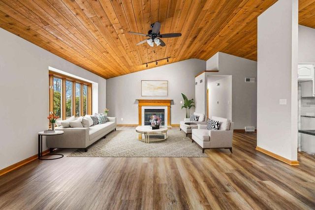 11506 W Janet COURT, Franklin, WI 53132