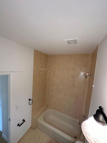 2589 NE 4th Street 205, Homestead, FL 33033