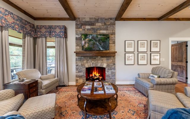 547 Toccoa River Lane, Mineral Bluff, GA 30559