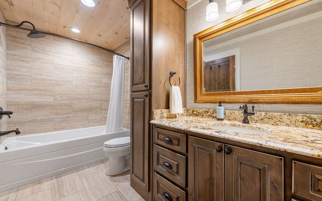 547 Toccoa River Lane, Mineral Bluff, GA 30559