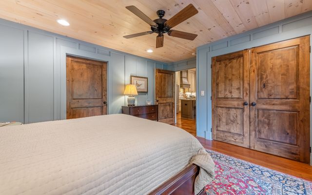 547 Toccoa River Lane, Mineral Bluff, GA 30559