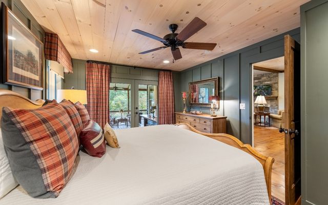 547 Toccoa River Lane, Mineral Bluff, GA 30559