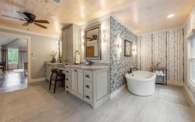 547 Toccoa River Lane, Mineral Bluff, GA 30559