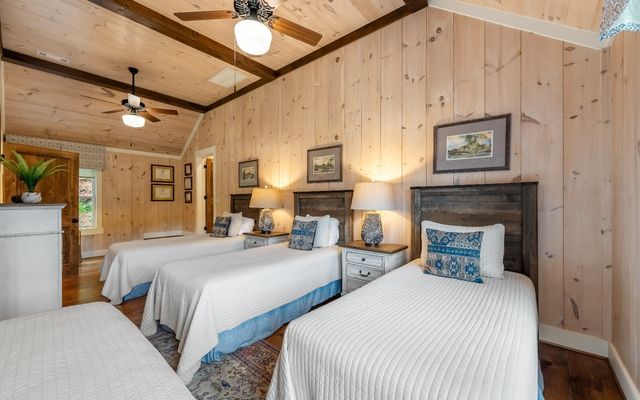 547 Toccoa River Lane, Mineral Bluff, GA 30559