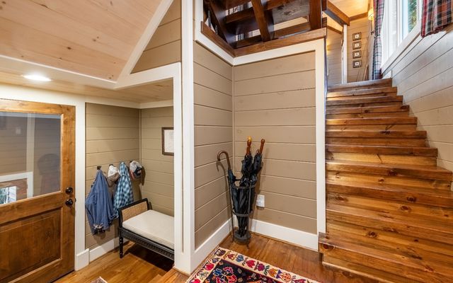 547 Toccoa River Lane, Mineral Bluff, GA 30559