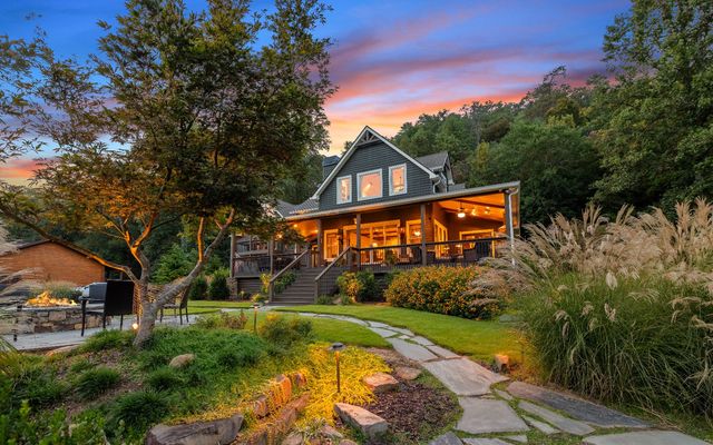 547 Toccoa River Lane, Mineral Bluff, GA 30559