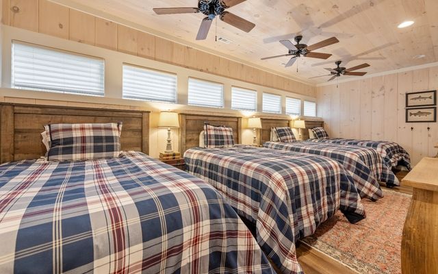 547 Toccoa River Lane, Mineral Bluff, GA 30559