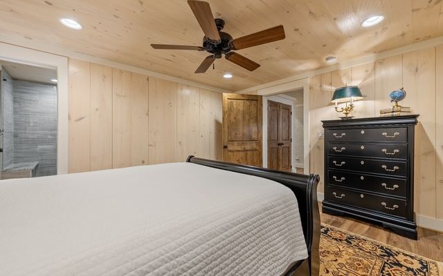 547 Toccoa River Lane, Mineral Bluff, GA 30559