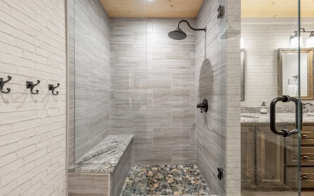 547 Toccoa River Lane, Mineral Bluff, GA 30559