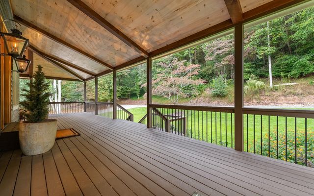 547 Toccoa River Lane, Mineral Bluff, GA 30559