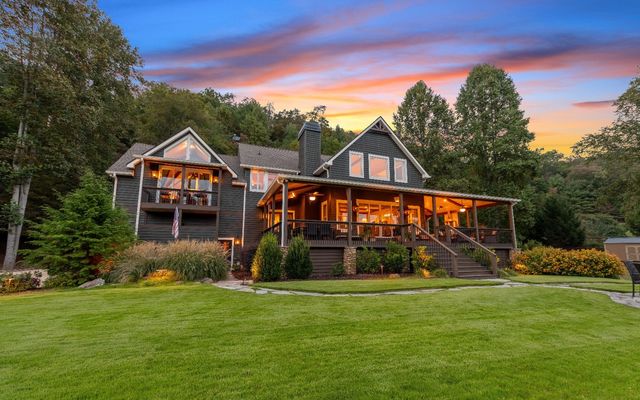 547 Toccoa River Lane, Mineral Bluff, GA 30559