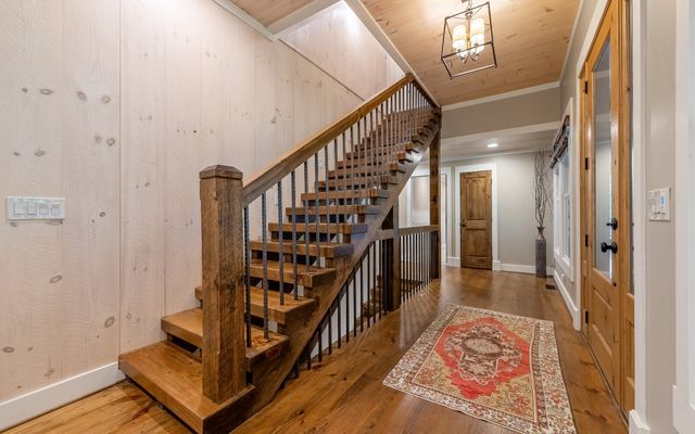 547 Toccoa River Lane, Mineral Bluff, GA 30559