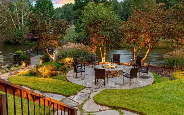 547 Toccoa River Lane, Mineral Bluff, GA 30559