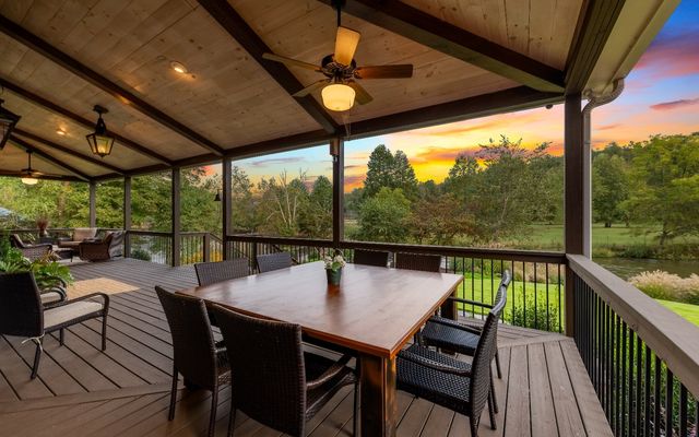 547 Toccoa River Lane, Mineral Bluff, GA 30559