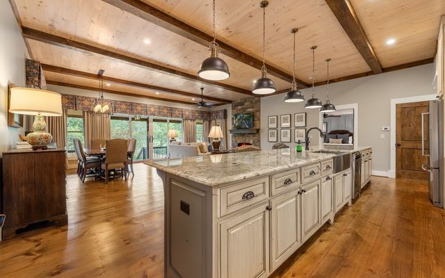 547 Toccoa River Lane, Mineral Bluff, GA 30559