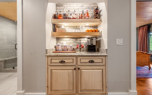 547 Toccoa River Lane, Mineral Bluff, GA 30559