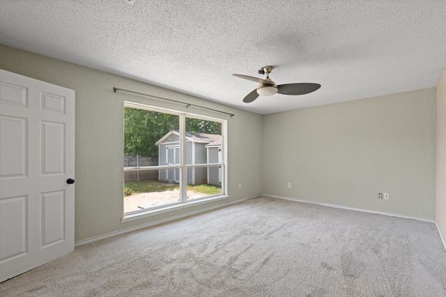 111 W Shelton Street, Alvarado, TX 76009