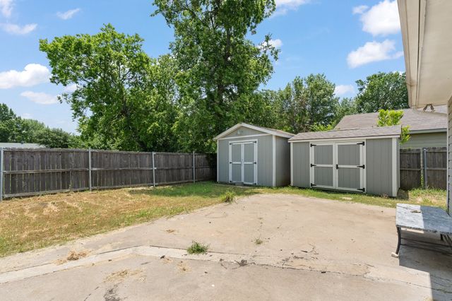 111 W Shelton Street, Alvarado, TX 76009