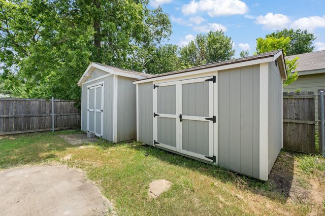 111 W Shelton Street, Alvarado, TX 76009