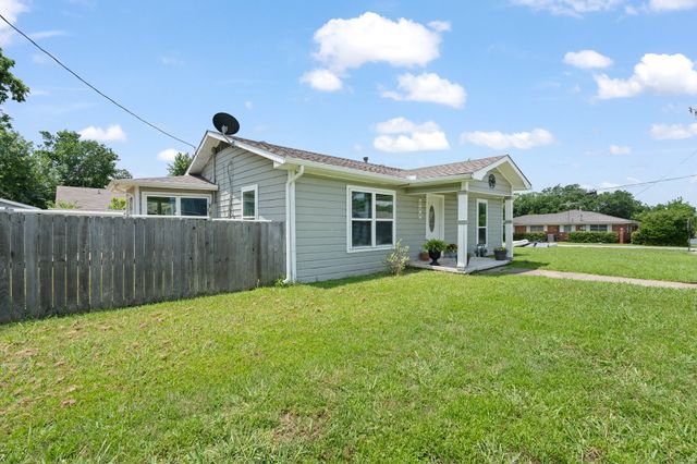 111 W Shelton Street, Alvarado, TX 76009