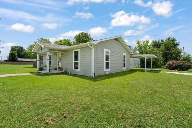 111 W Shelton Street, Alvarado, TX 76009