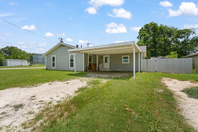 111 W Shelton Street, Alvarado, TX 76009