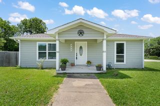 111 W Shelton Street, Alvarado, TX 76009