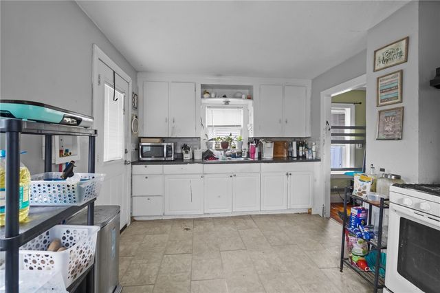 50 Jefferson Avenue, Pawtucket, RI 02860