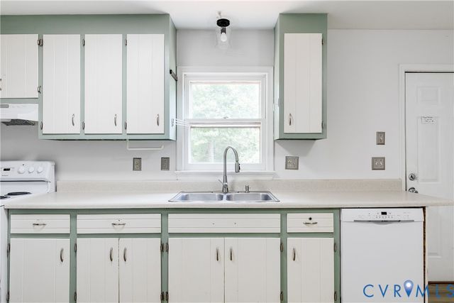 8512 Boones Trail Rd, Chesterfield, VA 23832