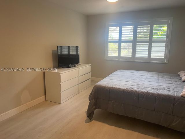 8721 Wiles Rd 303, Coral Springs, FL 33067