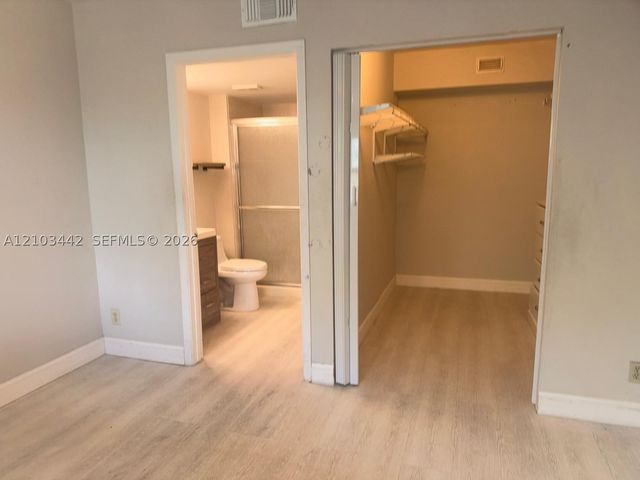 8721 Wiles Rd 303, Coral Springs, FL 33067