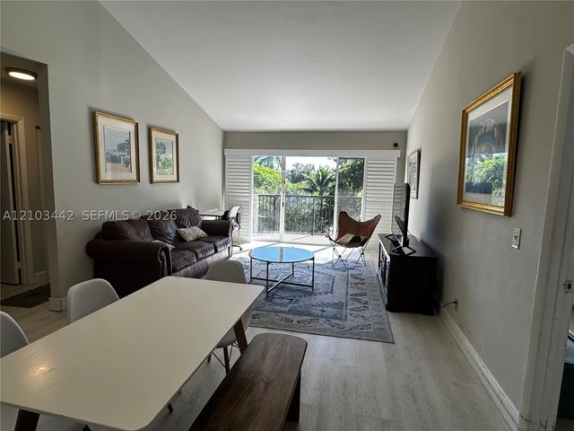 8721 Wiles Rd 303, Coral Springs, FL 33067