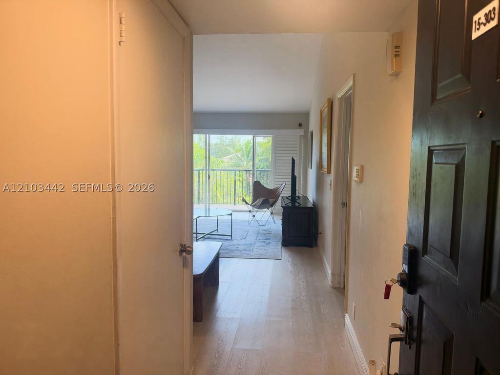8721 Wiles Rd 303, Coral Springs, FL 33067