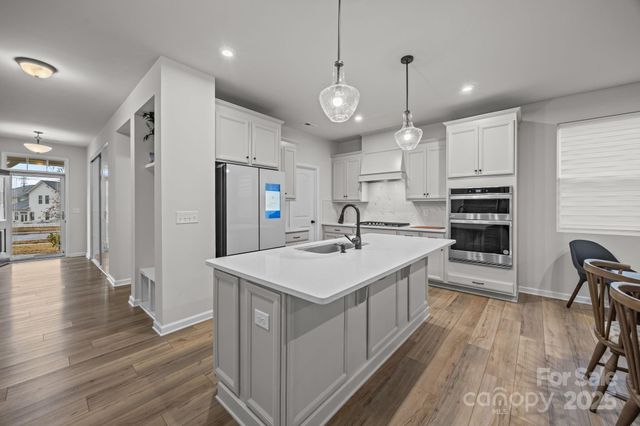 3252 Cheyney Park Drive, Charlotte, NC 28269