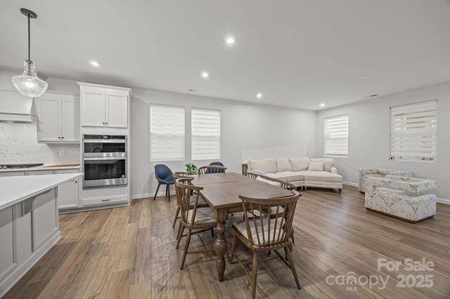 3252 Cheyney Park Drive, Charlotte, NC 28269