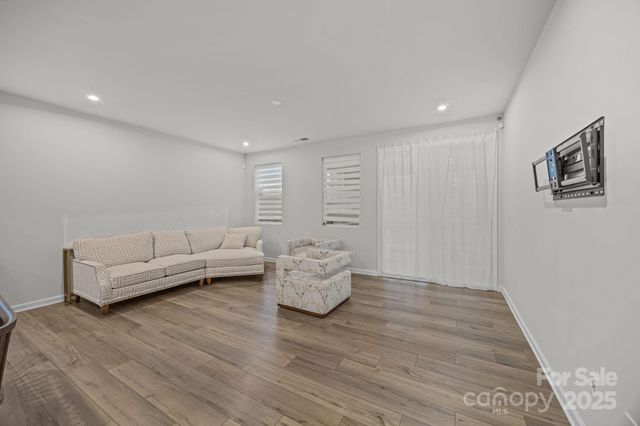 3252 Cheyney Park Drive, Charlotte, NC 28269