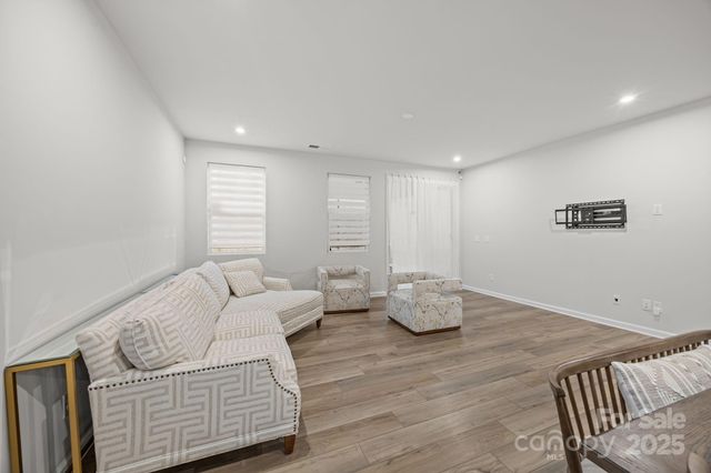 3252 Cheyney Park Drive, Charlotte, NC 28269