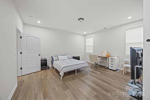 3252 Cheyney Park Drive, Charlotte, NC 28269