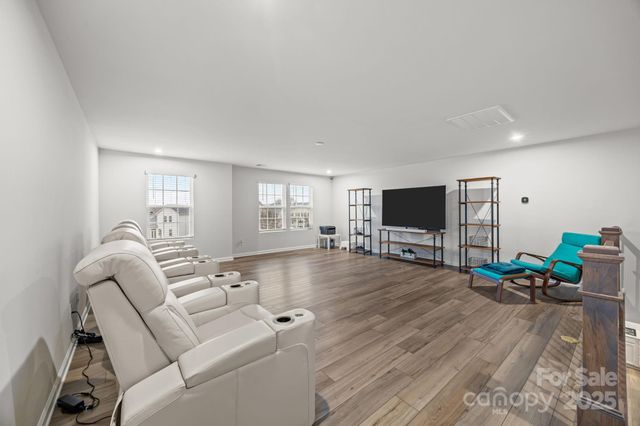 3252 Cheyney Park Drive, Charlotte, NC 28269