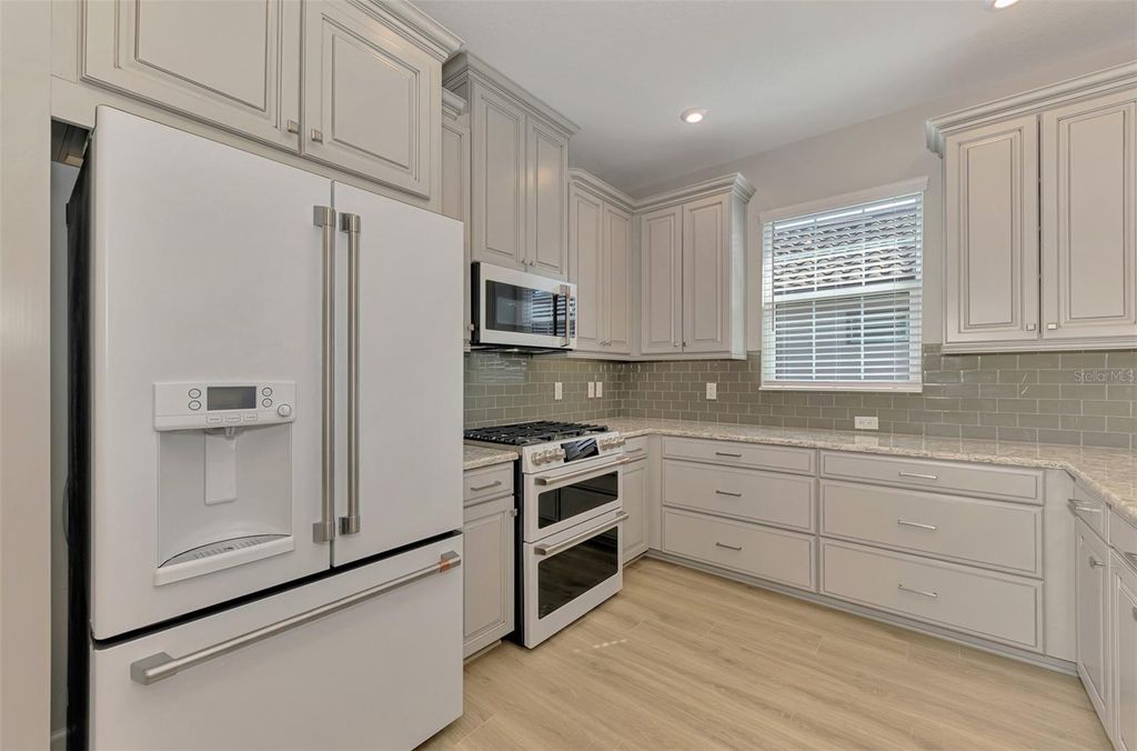 Image 25 of property listing at 5335 CICERONE STREET, Sarasota, FL 34238