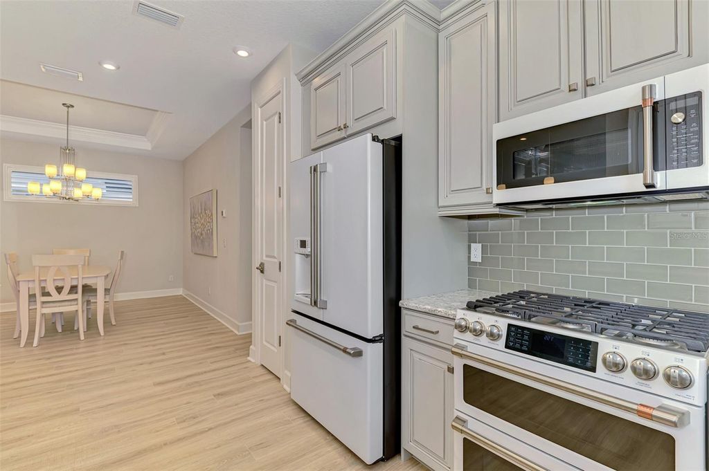 Image 26 of property listing at 5335 CICERONE STREET, Sarasota, FL 34238