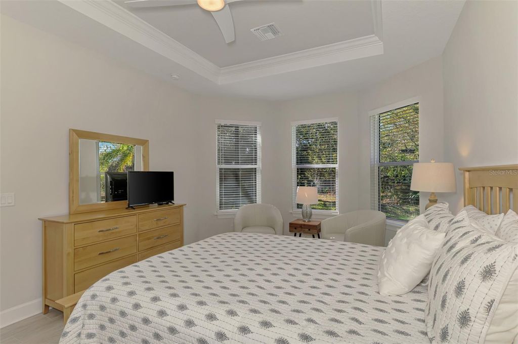 Image 34 of property listing at 5335 CICERONE STREET, Sarasota, FL 34238