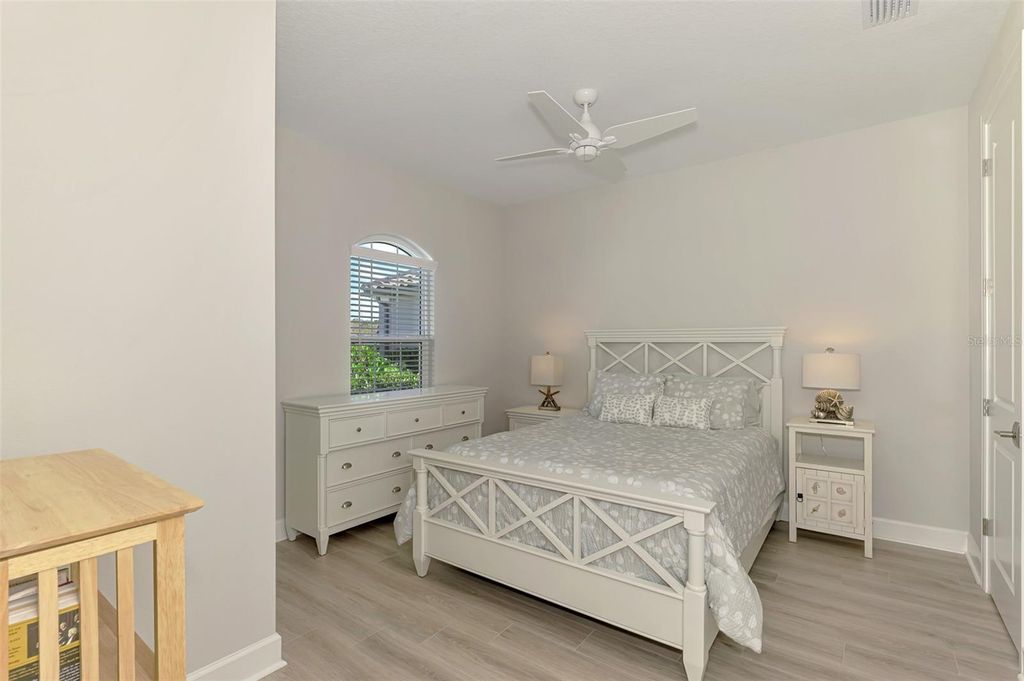 Image 42 of property listing at 5335 CICERONE STREET, Sarasota, FL 34238