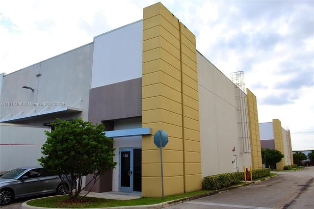 10891 NW 17th St 140, Sweetwater, FL 33172