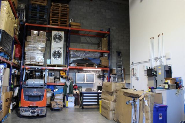 10891 NW 17th St 140, Sweetwater, FL 33172