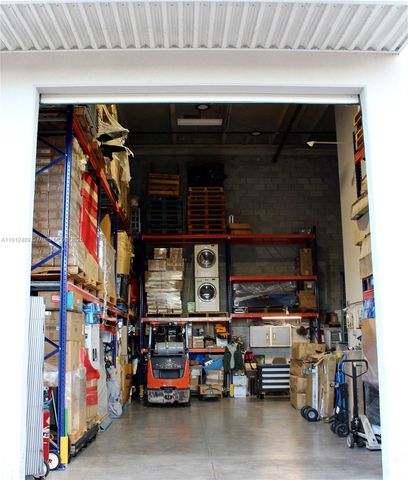 10891 NW 17th St 140, Sweetwater, FL 33172