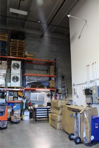 10891 NW 17th St 140, Sweetwater, FL 33172