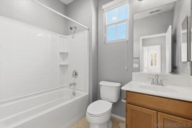 10034 Leavesly Trail, Santee, CA 92071